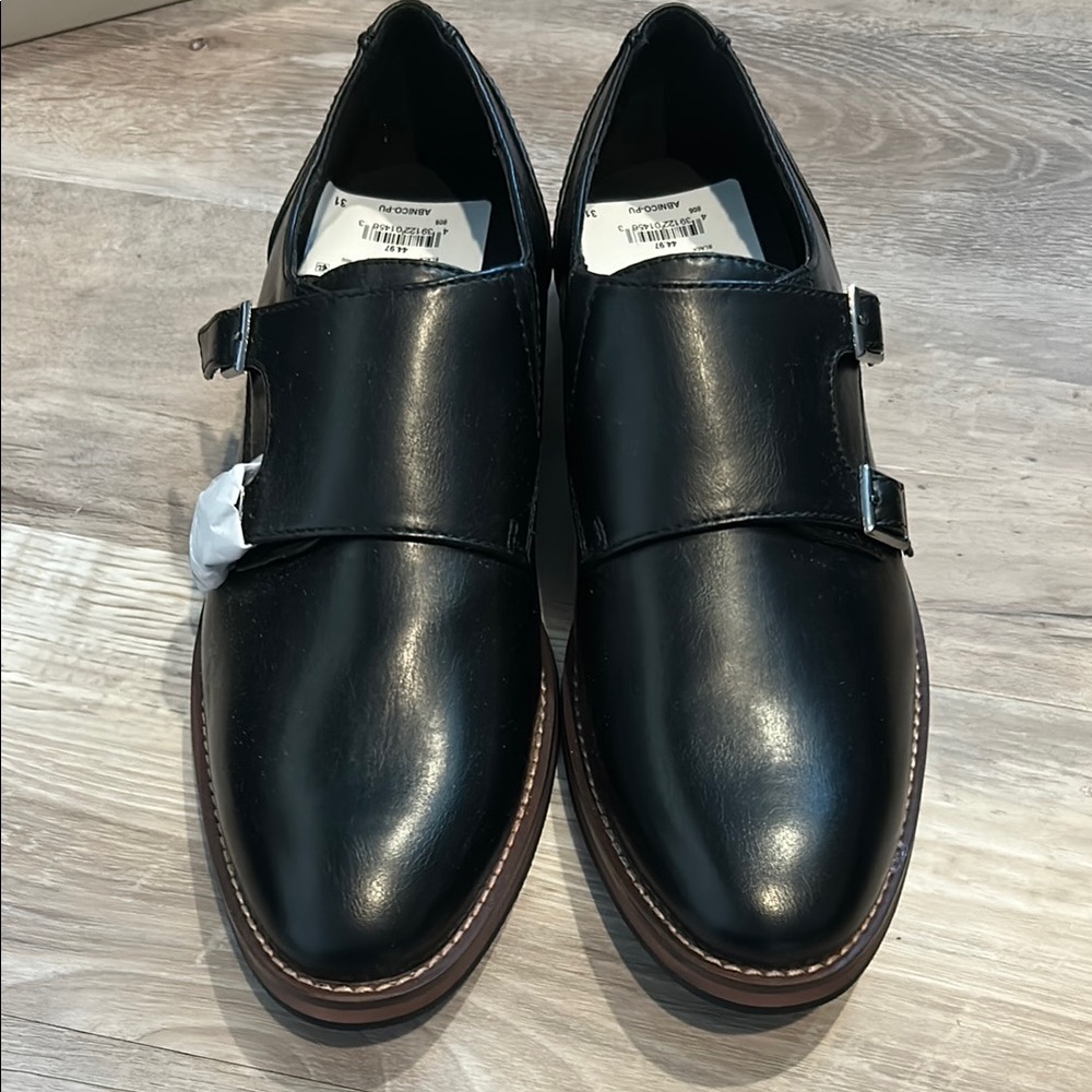Black Leather Oxfords with Glossy Finish. Size 7.5 new in box never worn.
